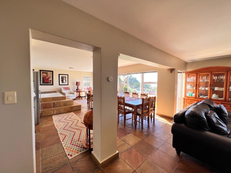 4 Bedroom Property for Sale in Wavecrest Eastern Cape
